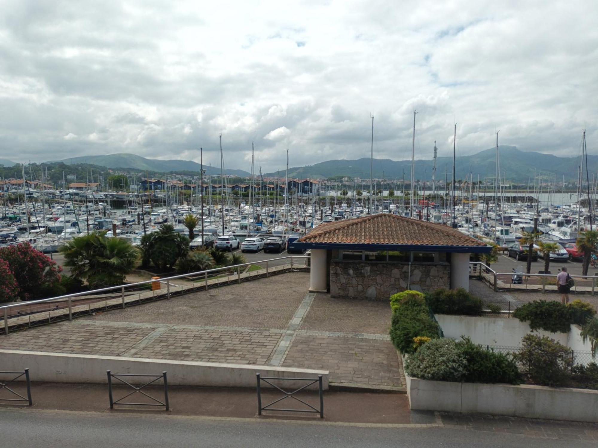 Spacieux T2 A Hendaye Avec Parking A Deux Pas De La Plage - Fr-1-239-794 Экстерьер фото